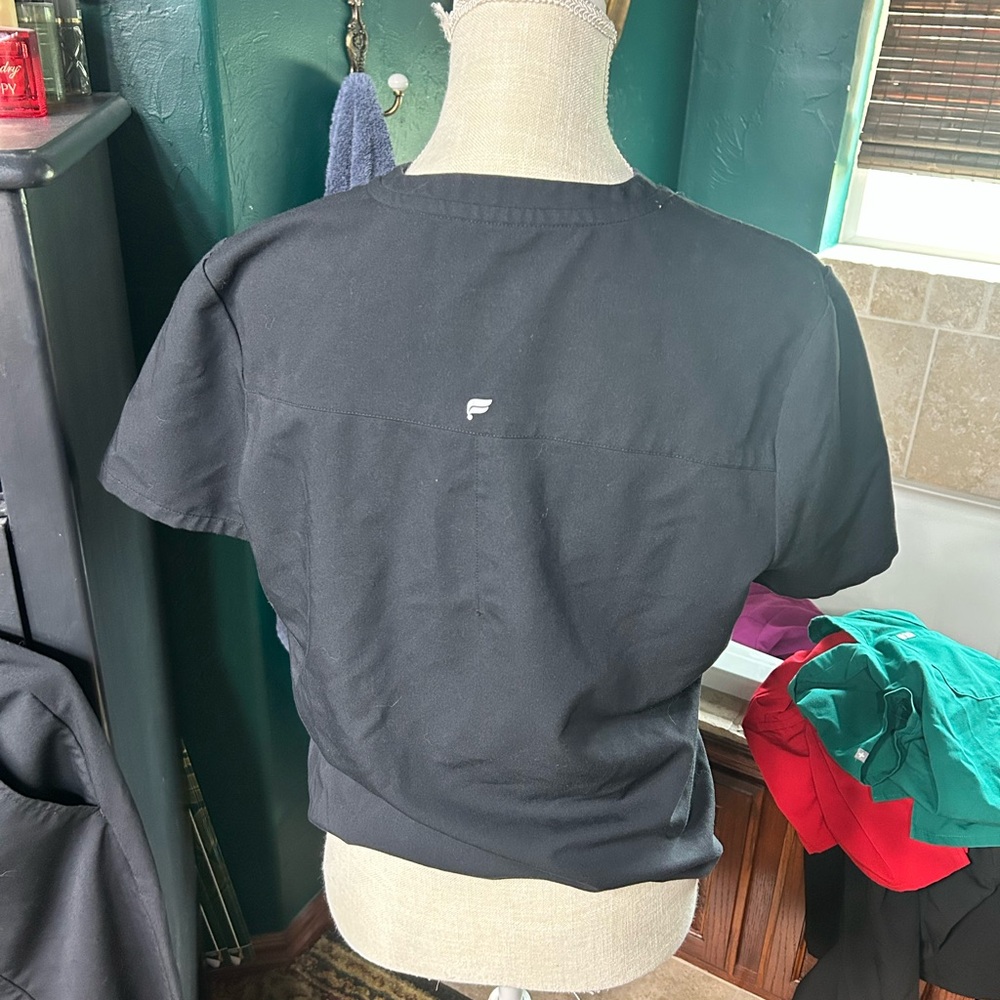 Fabletics Black Performance Scrubs - Picture 3 of 6